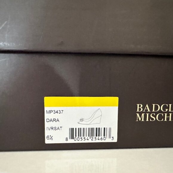 Badgley Mischka Dara Wedge Heel Shoes, Size 6.5 - Picture 11 of 12